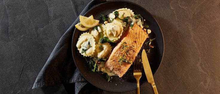 Lachs auf Spinat mit Beurre Blanc und Pasta– Rezepte von ALDI Nord