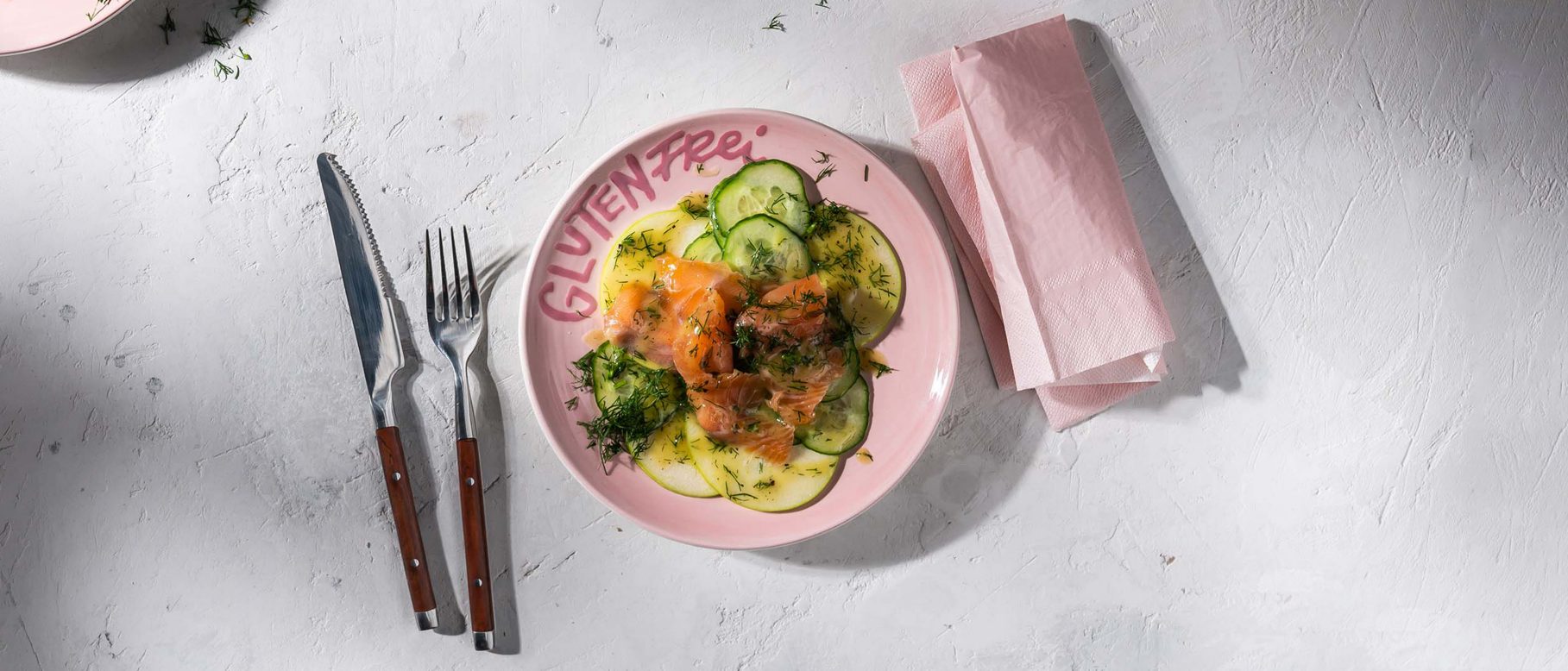 Gebeizter Lachs mit Apfel-Gurken-Carpaccio (glutenfrei) – Rezepte von ...