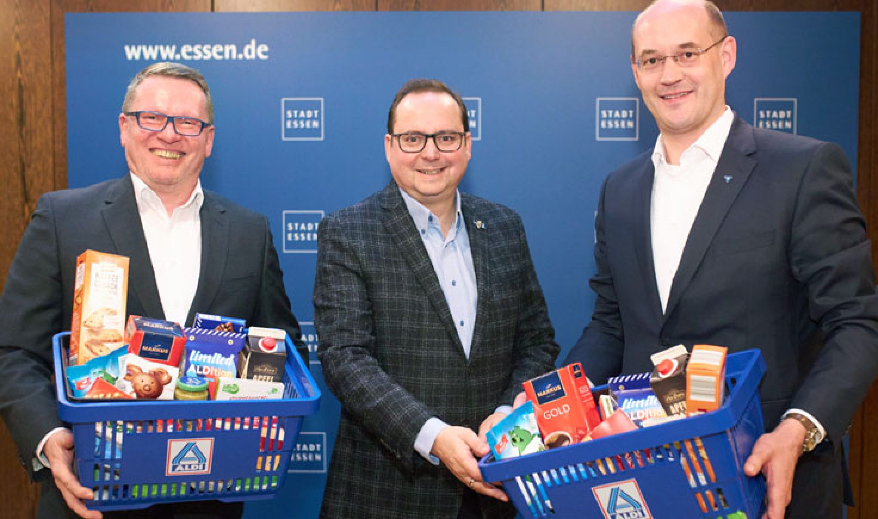 Pünktlich zur Weihnachtszeit spenden die ALDI Regionalgesellschaften