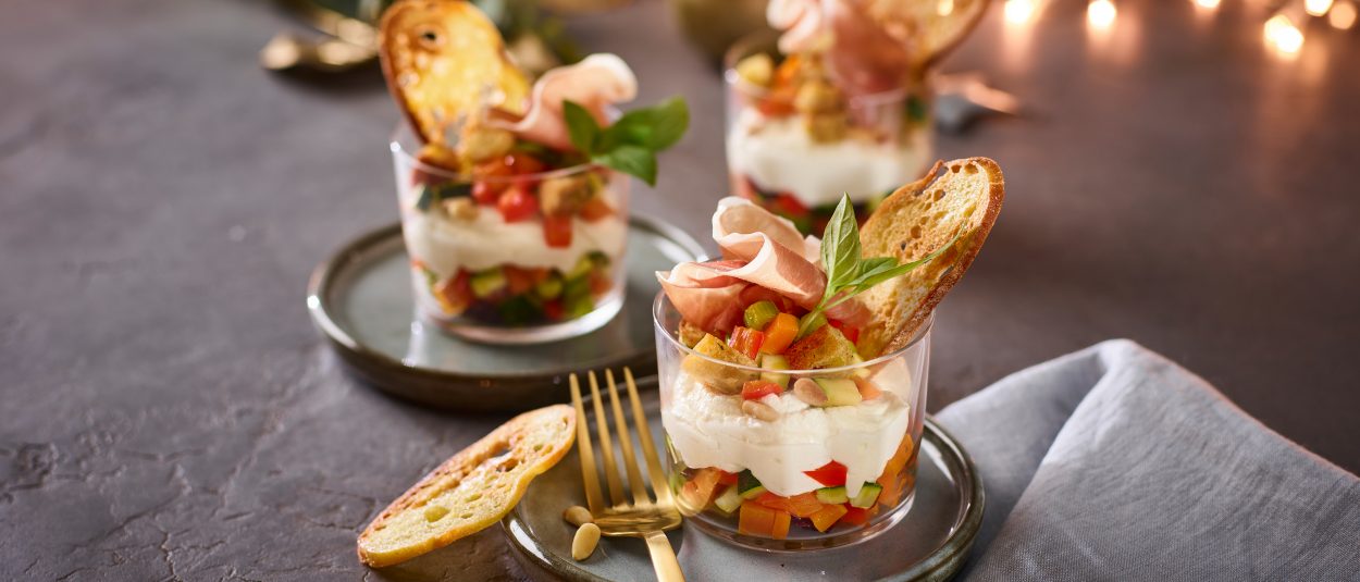 Pikantes Antipasti-Tiramisu mit Brot-Crumble (vegetarisch) – Rezepte ... Pikantes Antipasti-Tiramisu mit Brot-Crumble (vegetarisch) – Rezepte ...