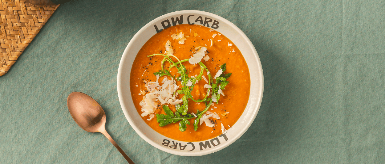 Kürbis-Tomaten-Suppe mit Rucola und Parmesan – Rezepte von ALDI Nord