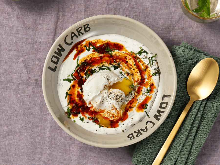 Stulle mit Erbsenpüree, Fetacreme und Crispy Chili Öl - Rezepte von ...